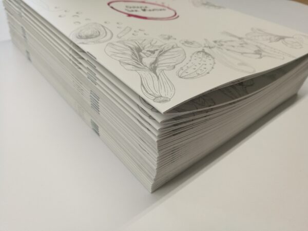 Menu tutto plastificato con punti metallici - immagine 3
